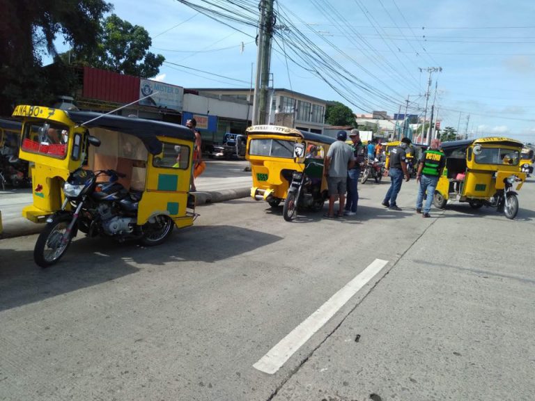 PEDICAB UG HEAVY TRUCKS GIBAWALAN MO AGI SA FLYOVER, PENALTY MO ...